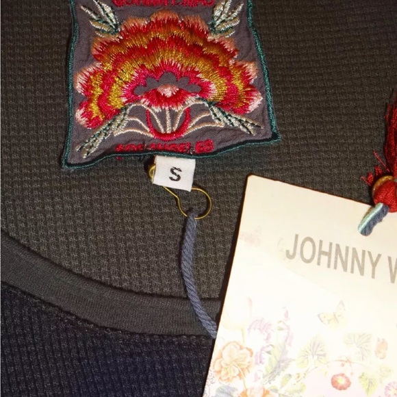 Johnny Was Magdalene Top Small Bold Embroidery on Thermal Waffle Camo Print NWT - Picture 9 of 13